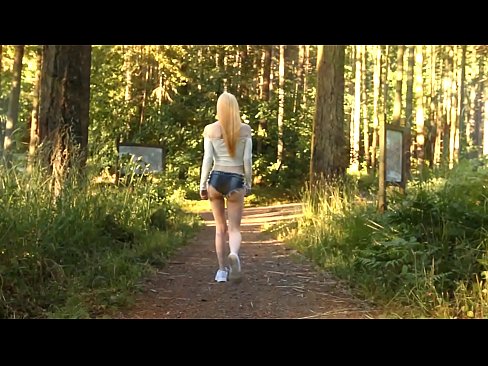 ❤️ Schöne Frau bewegt sich langsam, nicht nackt Video ❤️❌ Just porn bei de.pornxlxx.ru